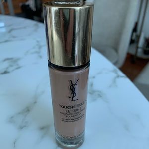 YSL Foundation Touché Eclat Le Teint